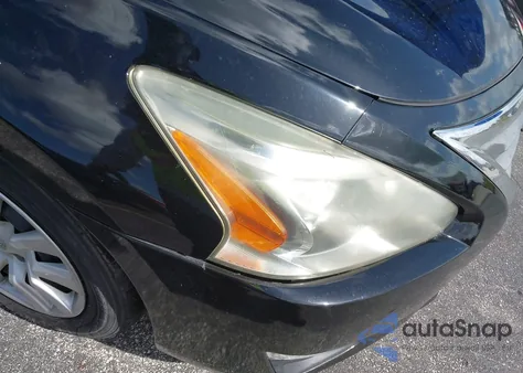 2015 Nissan Altima 2.5 S z USA, uszkodzony, nr VIN 1N4AL3AP4FC463698